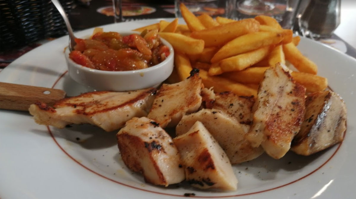 Repas de groupe à Soumoulou, Idron